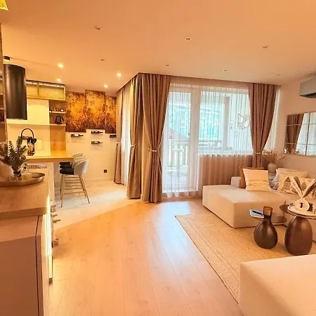 Lux Boutique 2 Bdr Right Next Gondola Lift Apartament
