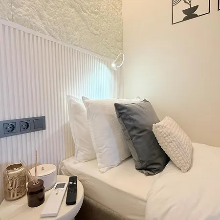 Lux Boutique 2 Bdr Right Next Gondola Lift