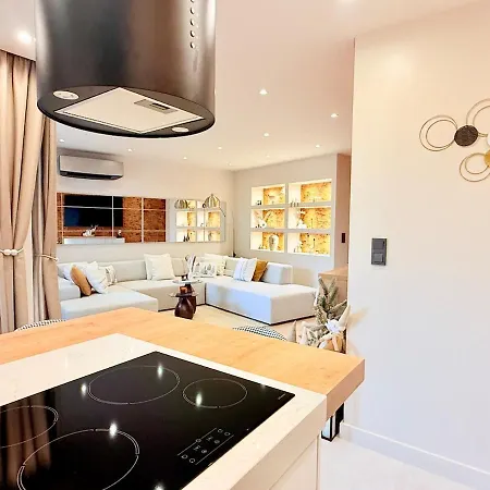 Lux Boutique 2 Bdr Right Next Gondola Lift בנסקו