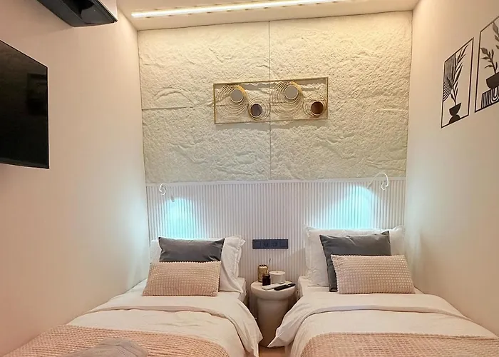 Lux Boutique 2 Bdr Right Next Gondola Lift בנסקו